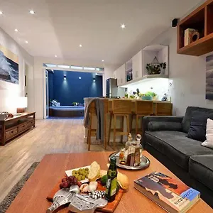 4* Hotel Oasis Suites